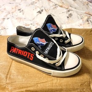 NFL Patriots Mutuoni Black womens size 40 8.5 USA